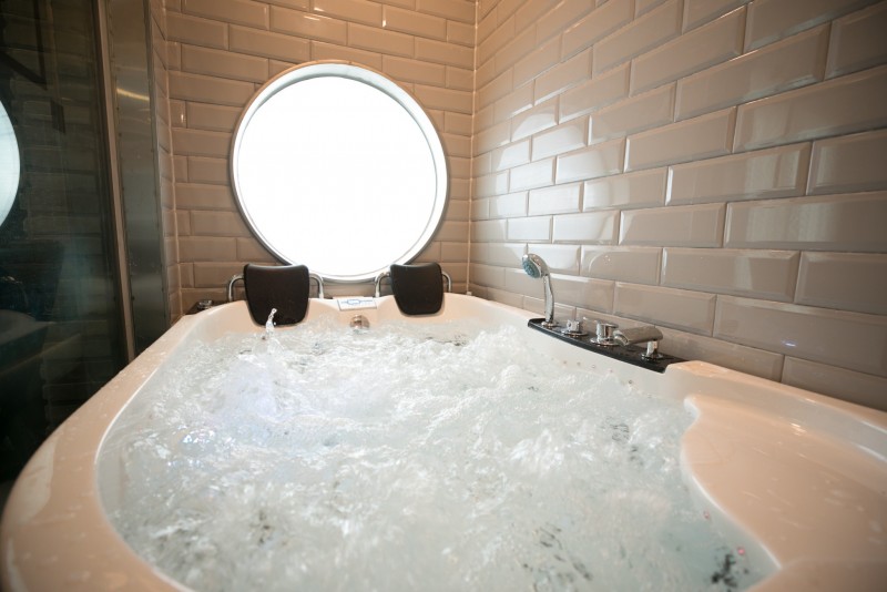 room detail thumbnail 2