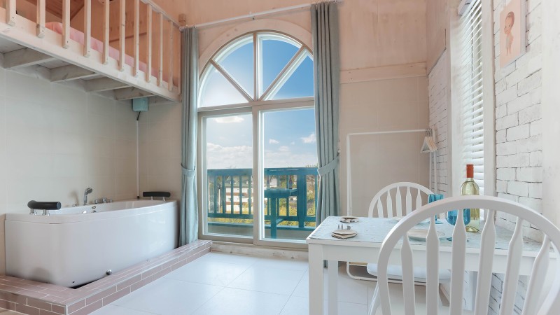 room detail thumbnail 1