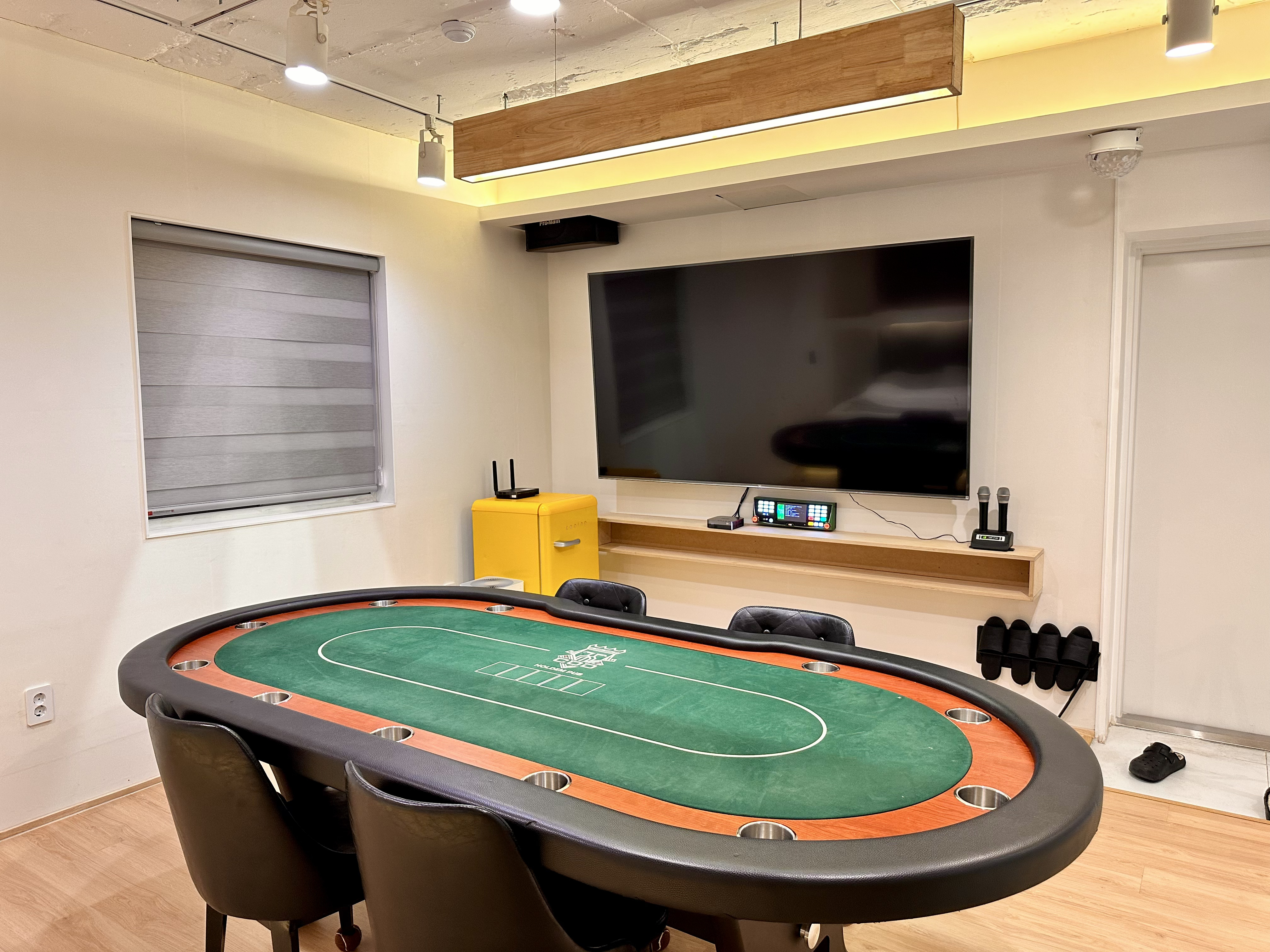 room detail thumbnail 1