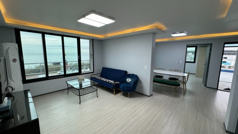 https://yaimg.yanolja.com/v5/2025/01/20/04/678dce4dda2484.03954009.jpg