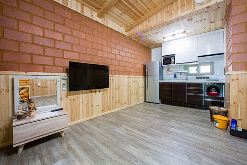 https://yaimg.yanolja.com/v5/2025/01/20/09/678e1329a06020.79881735.jpg