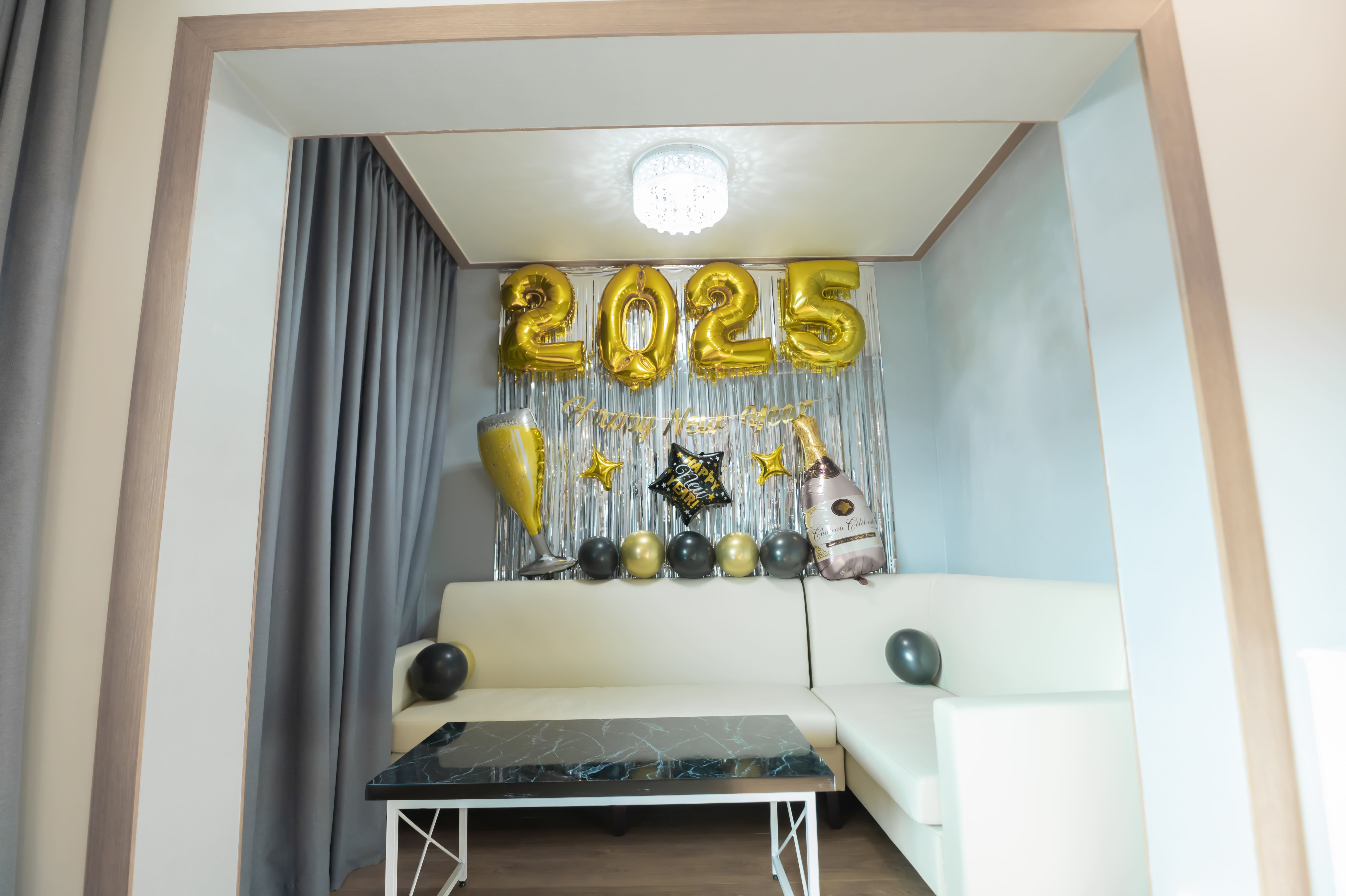 room detail thumbnail 2