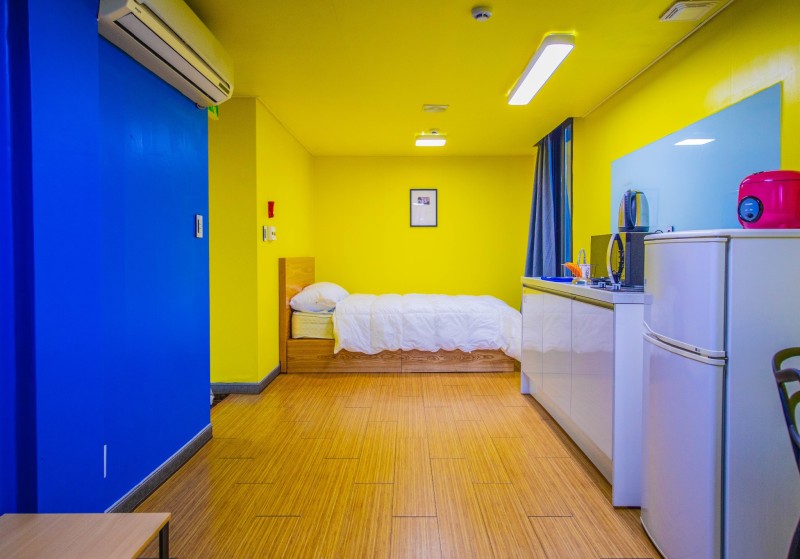 room detail thumbnail 0