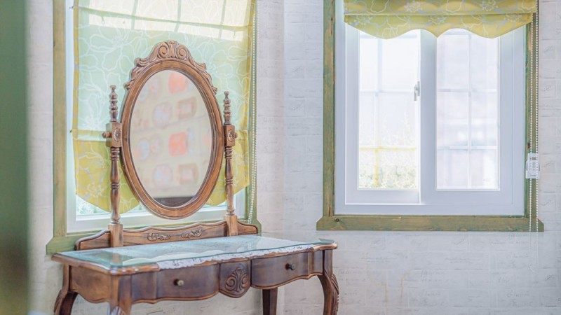 room detail thumbnail 2
