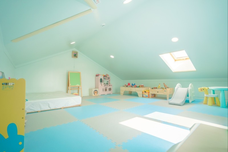 room detail thumbnail 2