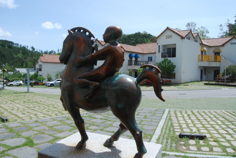 https://yaimg.yanolja.com/v5/2025/01/25/08/67949f29376ae8.89765410.JPG