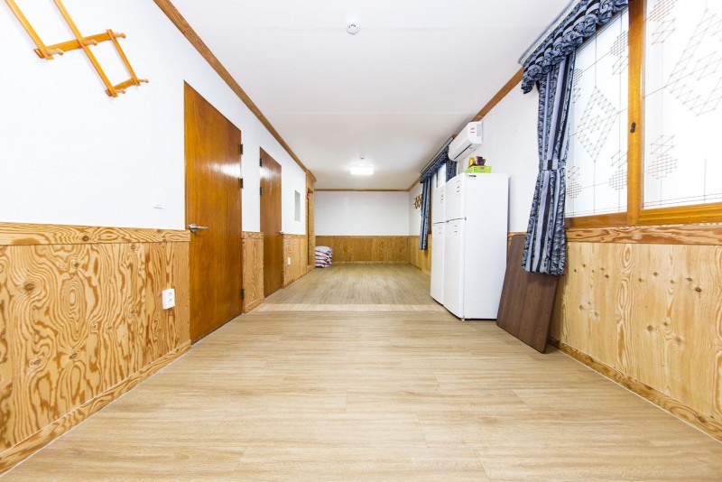 https://yaimg.yanolja.com/v5/2025/01/27/02/6796f10fab17b6.30019146.jpg