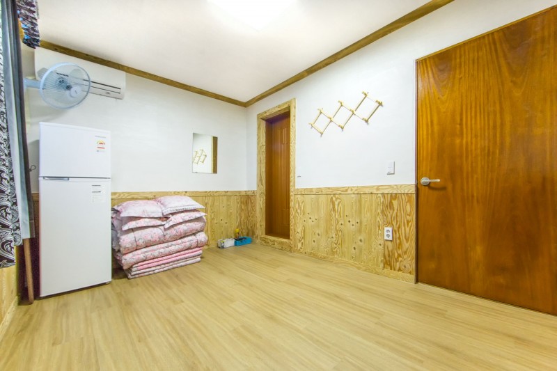 https://yaimg.yanolja.com/v5/2025/01/27/02/6796f1162bf462.99190399.jpg