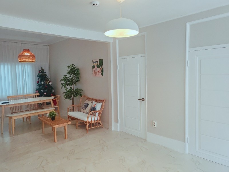 https://yaimg.yanolja.com/v5/2025/01/29/06/6799cea36768f1.71727347.jpg