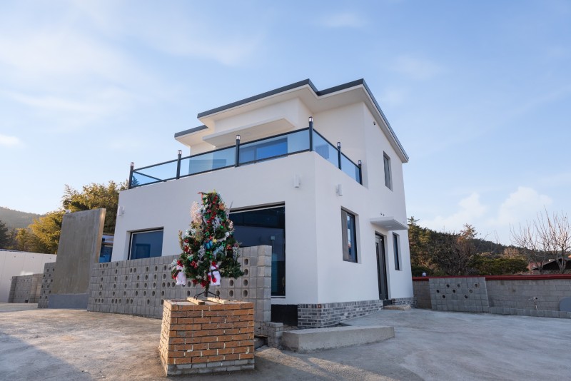 https://yaimg.yanolja.com/v5/2025/01/31/02/679c30fda2d031.69957142.jpg