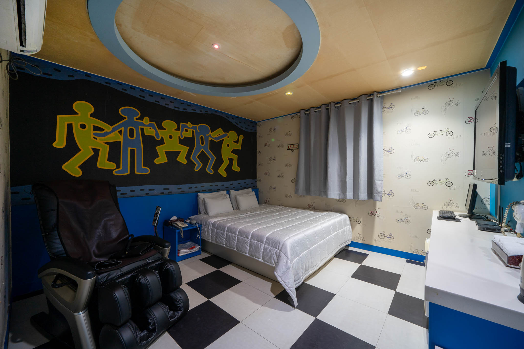 room detail thumbnail 0
