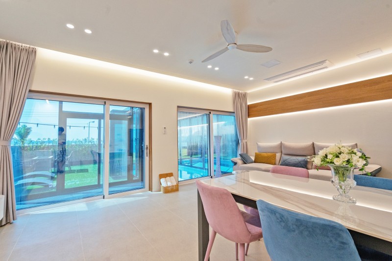 room detail thumbnail 1