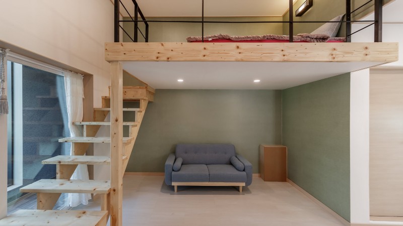 room detail thumbnail 2