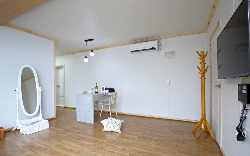 https://yaimg.yanolja.com/v5/2025/02/03/08/67a0804f22ede9.39201557.jpg