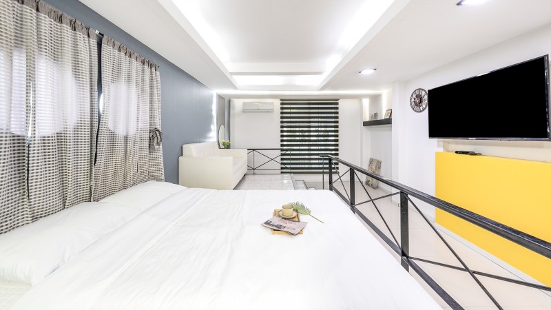 room detail thumbnail 1