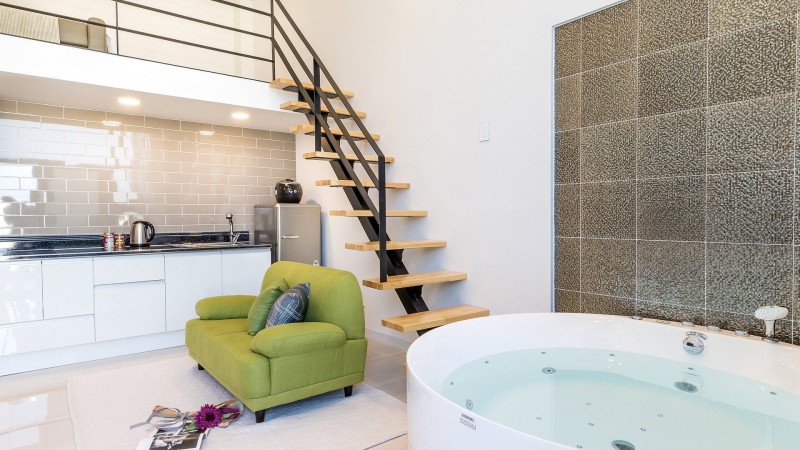 room detail thumbnail 2