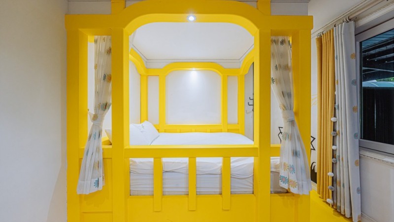 room detail thumbnail 1