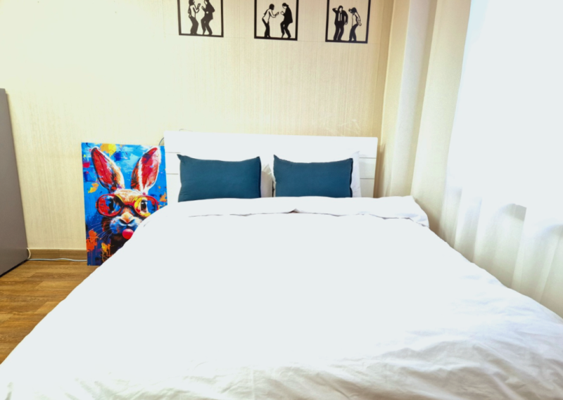 room detail thumbnail 2