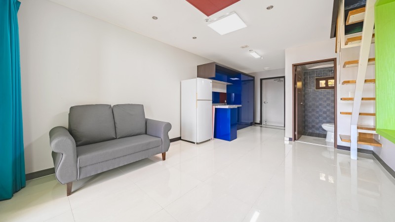 room detail thumbnail 1