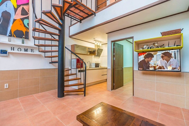 room detail thumbnail 1