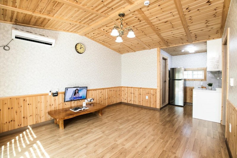 https://yaimg.yanolja.com/v5/2025/02/08/02/67a6c825d54e10.32071270.jpg