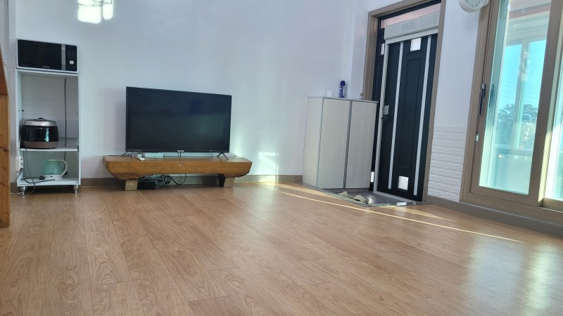 https://yaimg.yanolja.com/v5/2025/02/10/01/67a957c03f0868.02049699.jpg