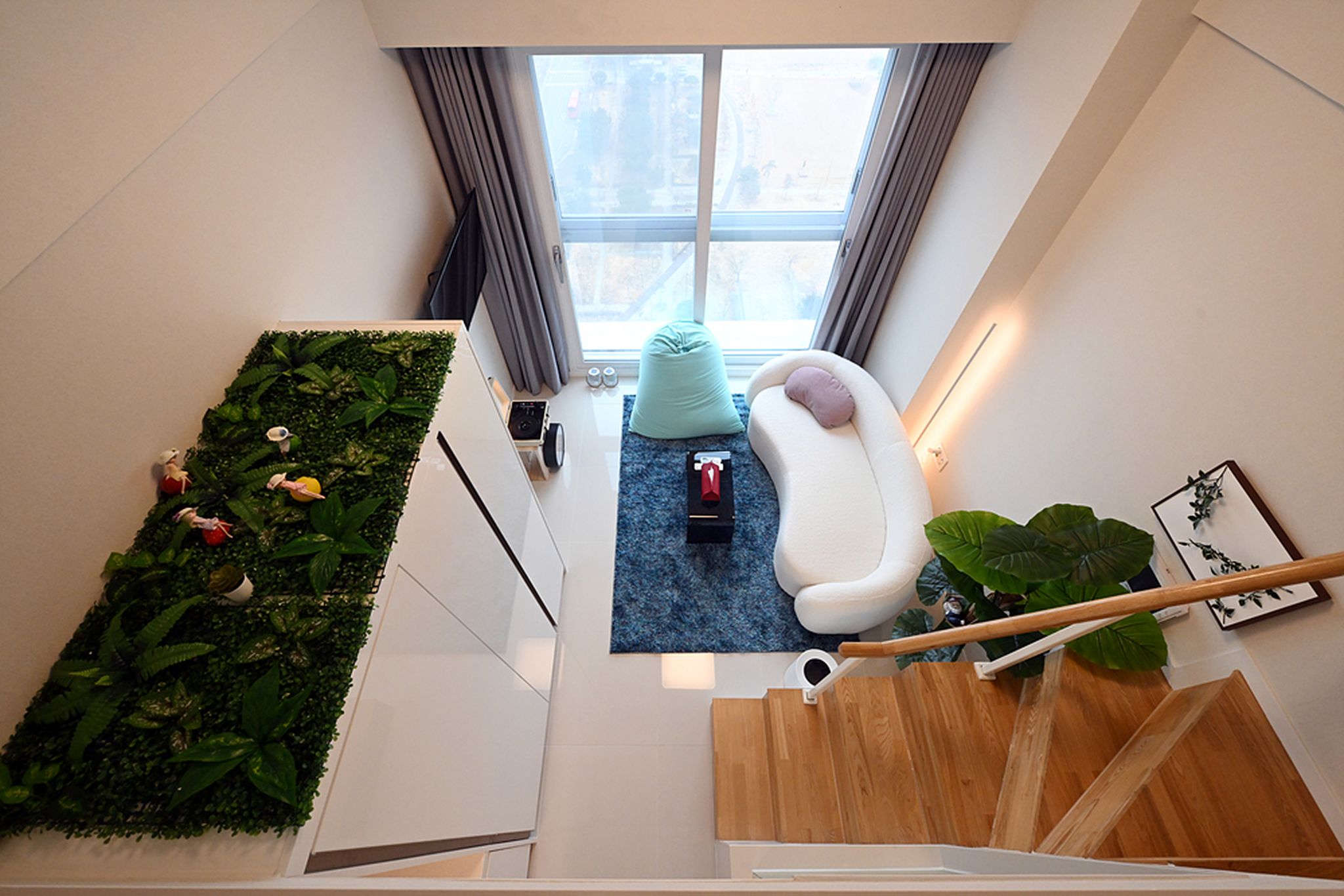 room detail thumbnail 2