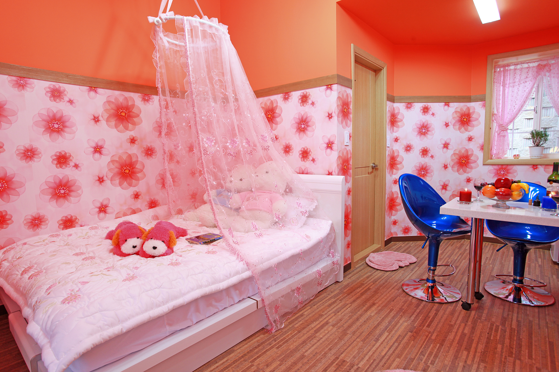 room detail thumbnail 0