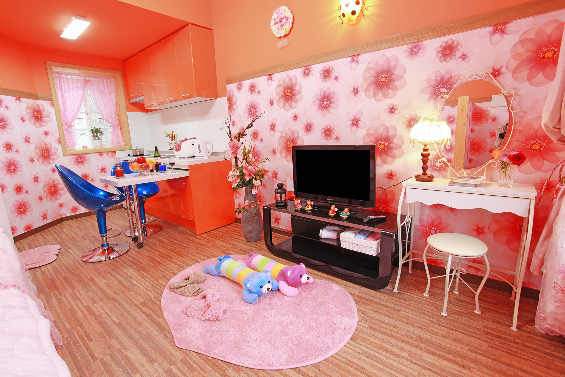 room detail thumbnail 1