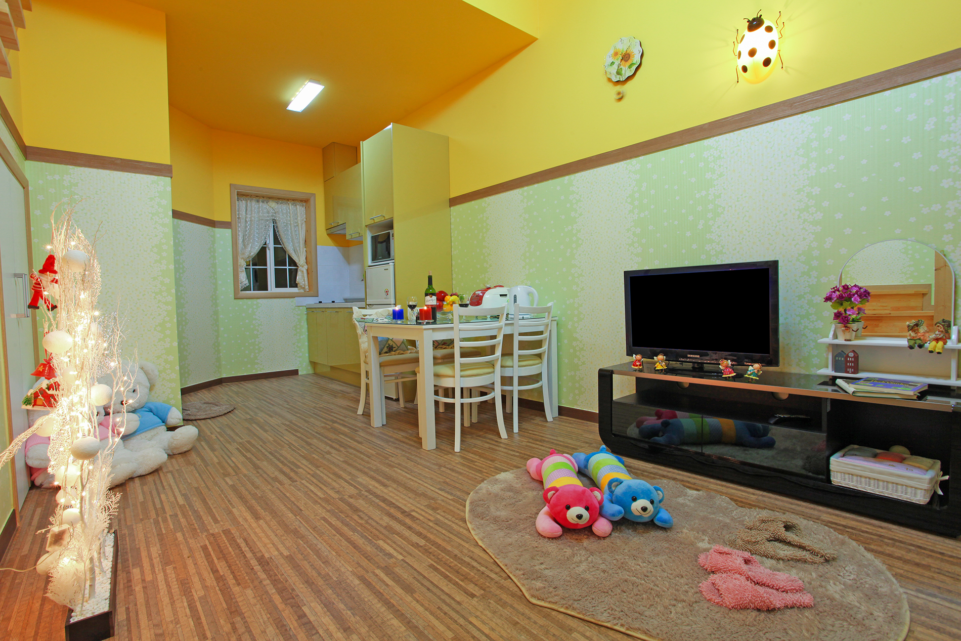 room detail thumbnail 0