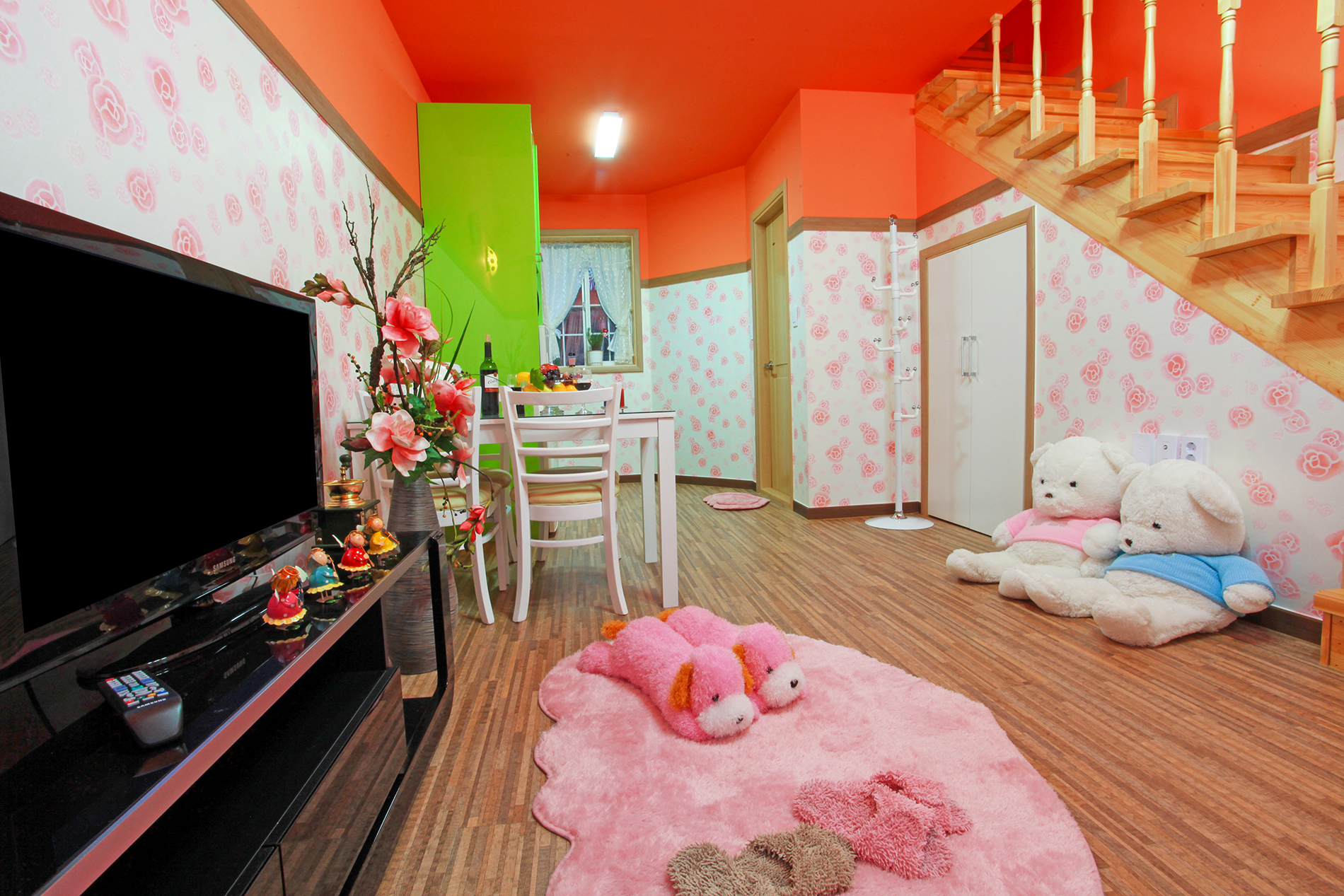 room detail thumbnail 1