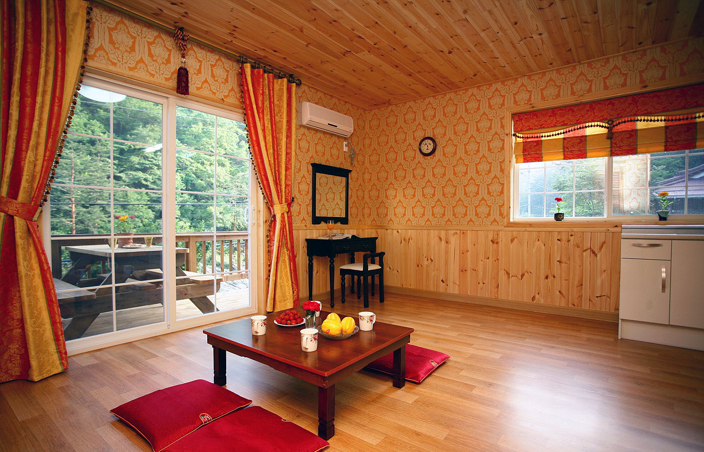 room detail thumbnail 1