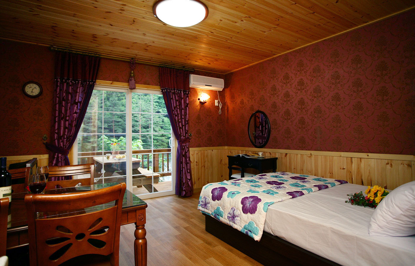 room detail thumbnail 0