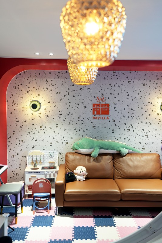 room detail thumbnail 2