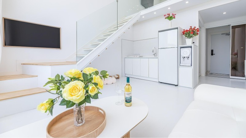 room detail thumbnail 2