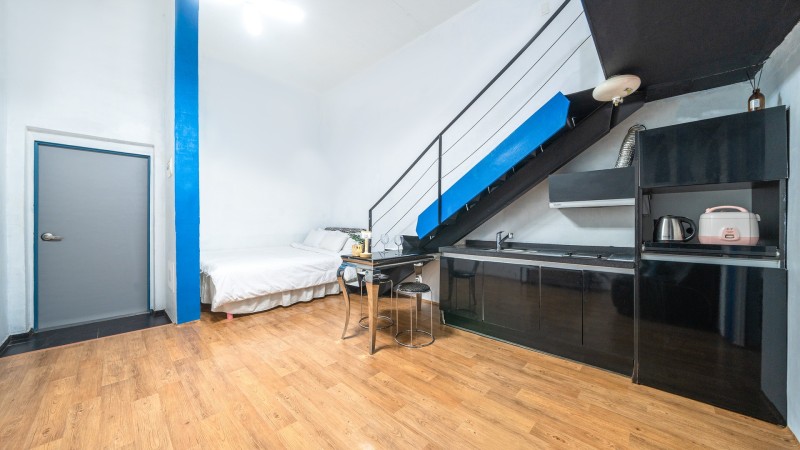 room detail thumbnail 2