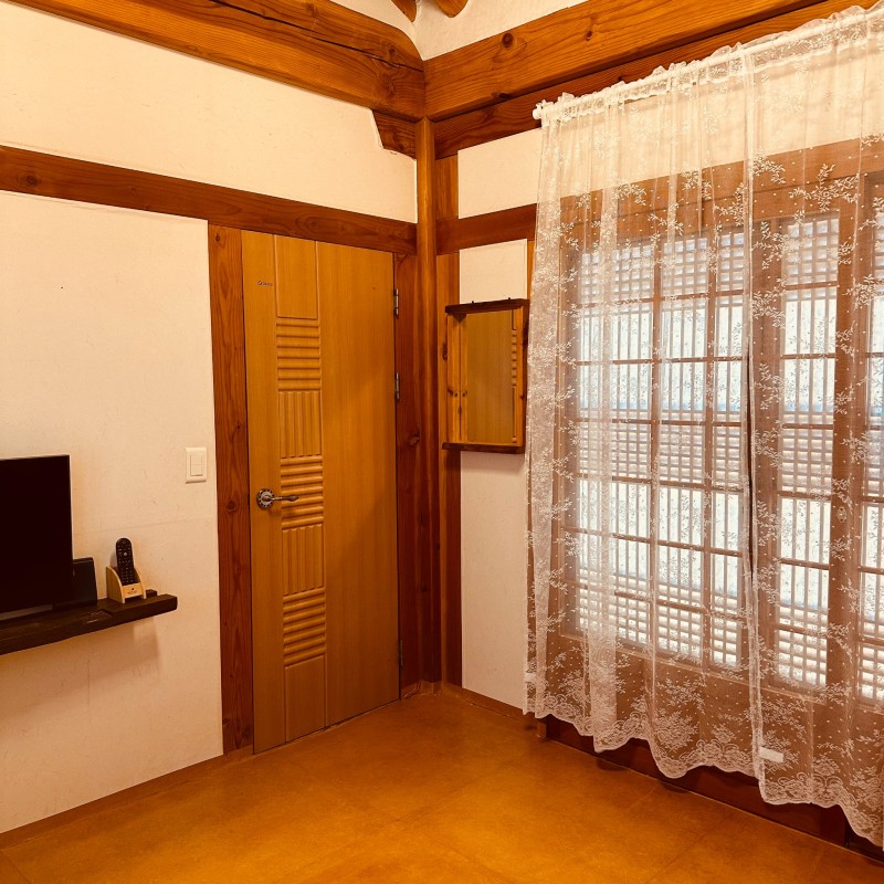 https://yaimg.yanolja.com/v5/2025/02/11/05/67aae5170d5f63.68380362.jpg