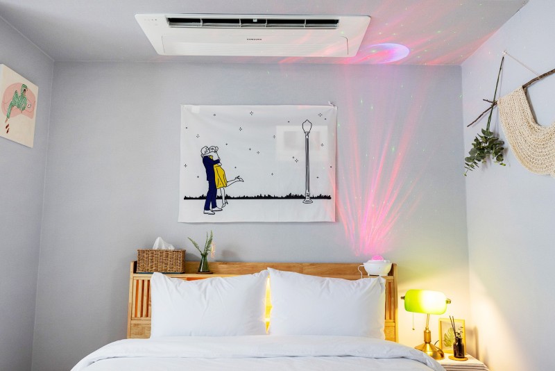 room detail thumbnail 2