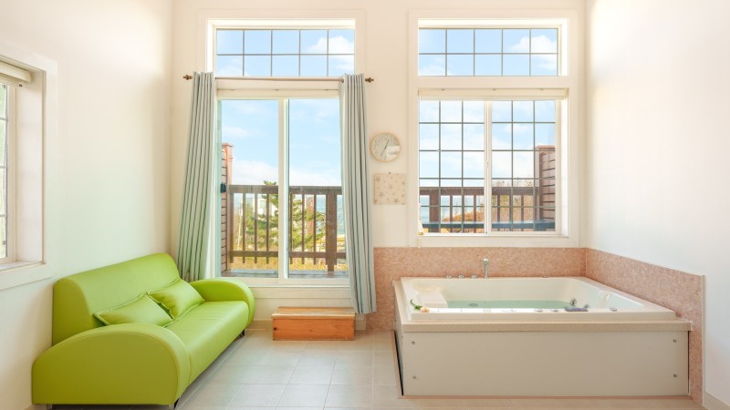 room detail thumbnail 2
