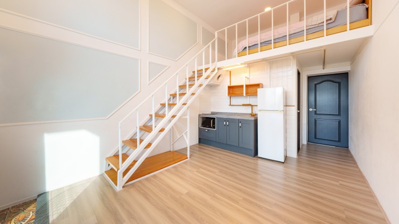 room detail thumbnail 2