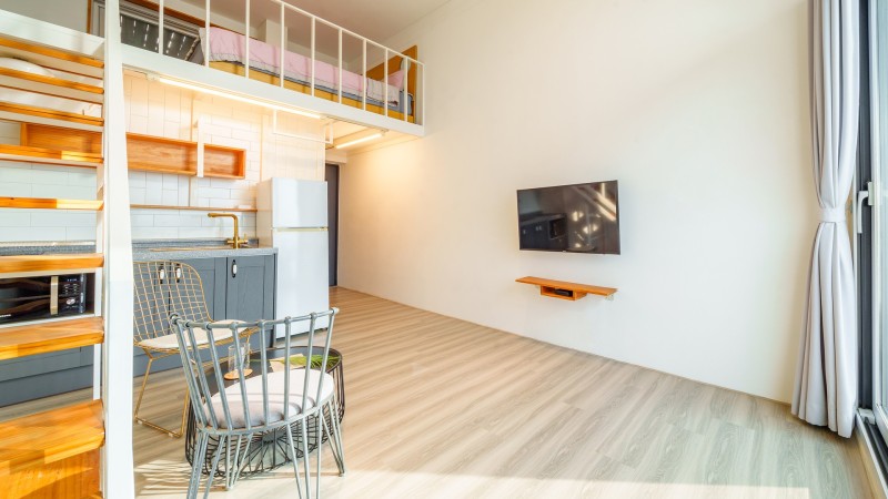 room detail thumbnail 2