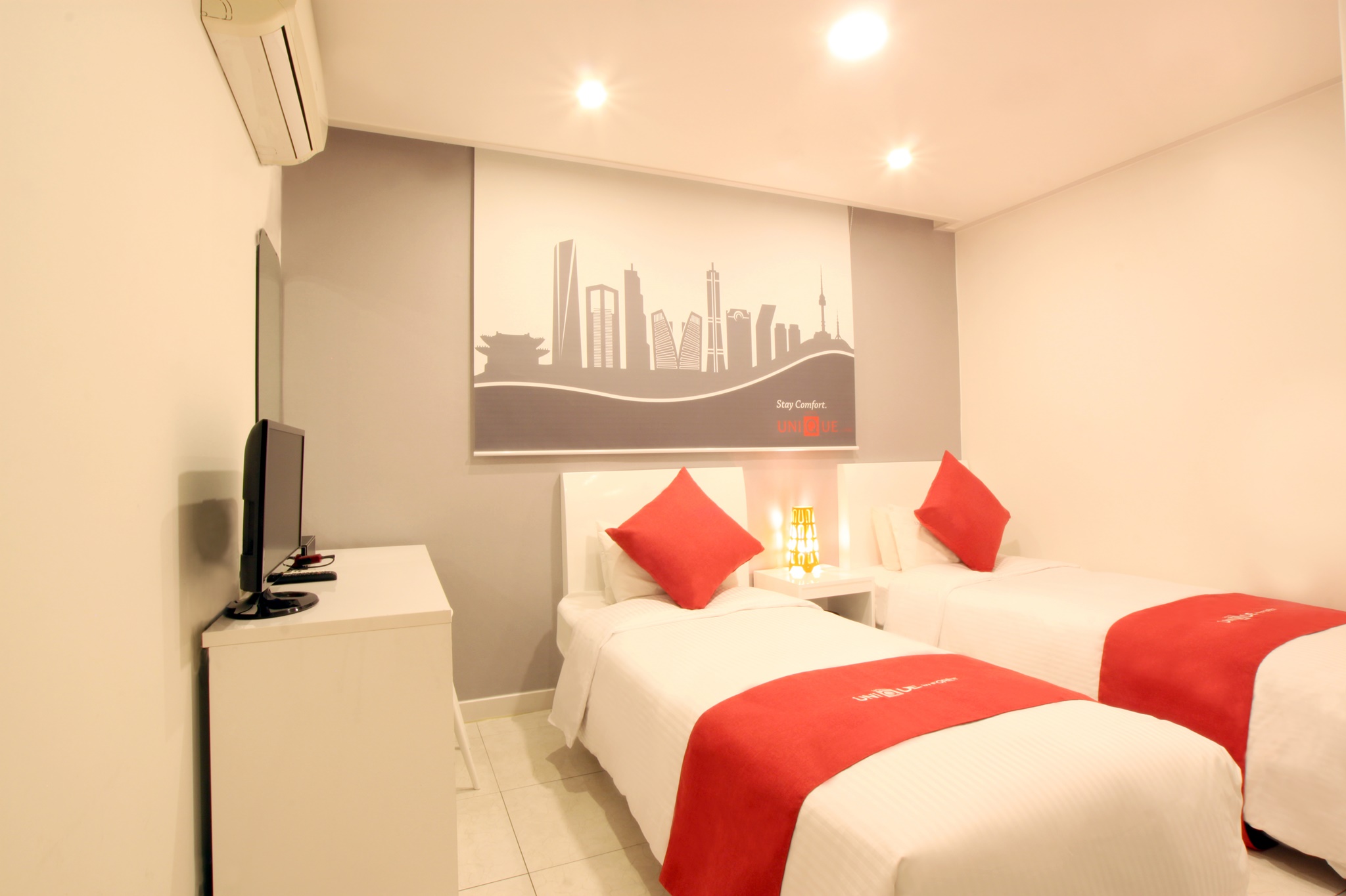 room detail thumbnail 1