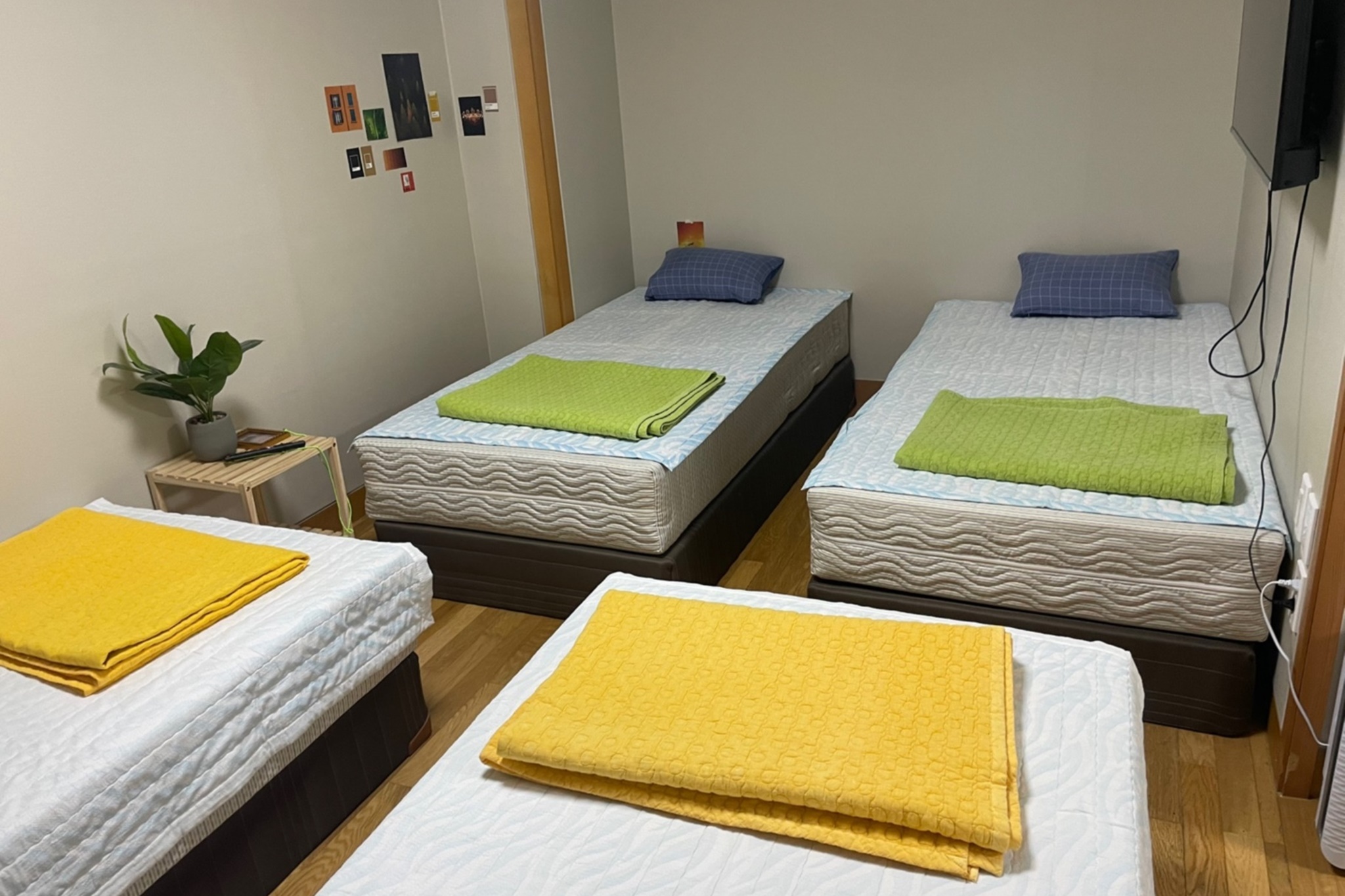 room detail thumbnail 0