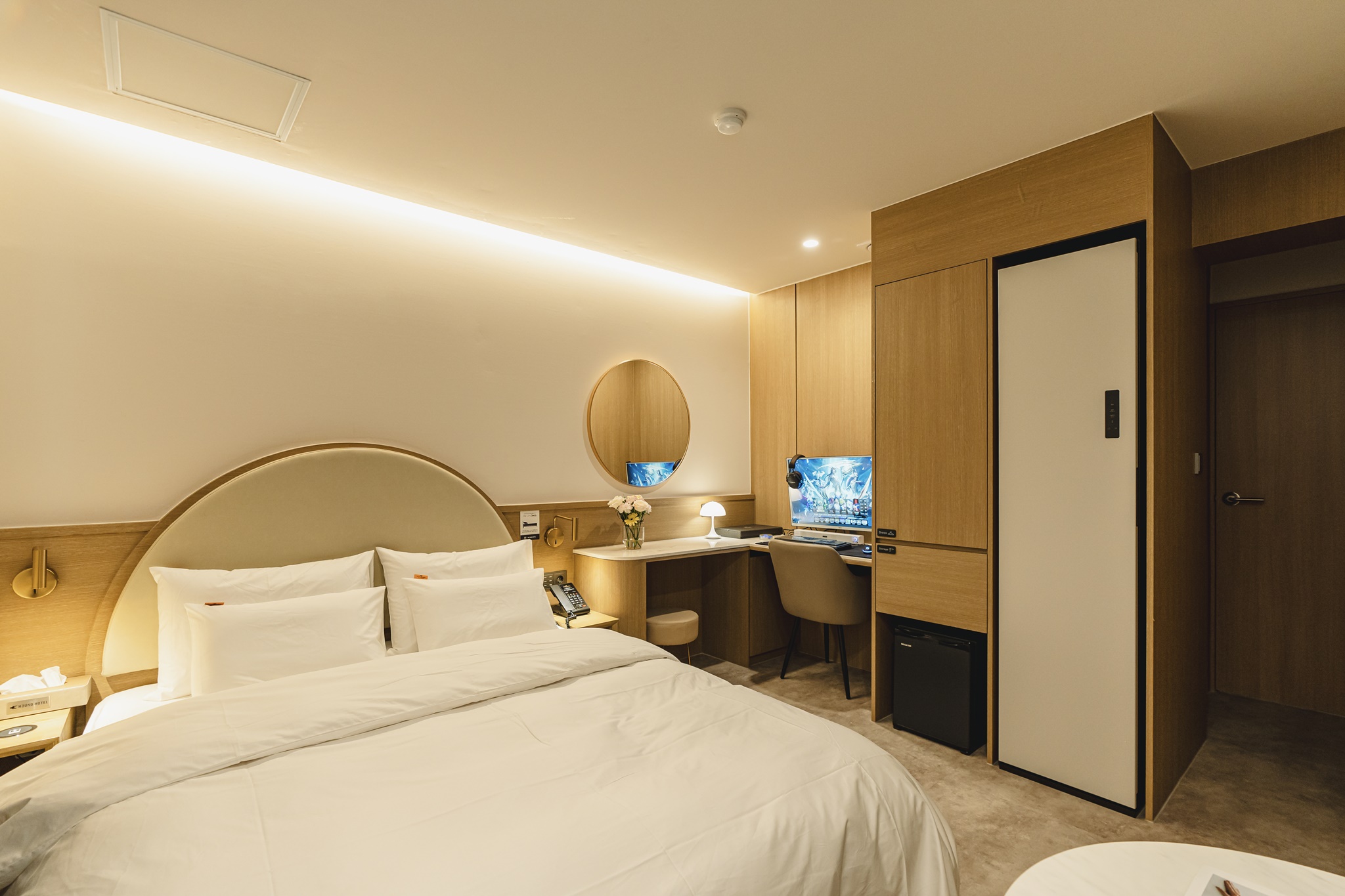 room detail thumbnail 1