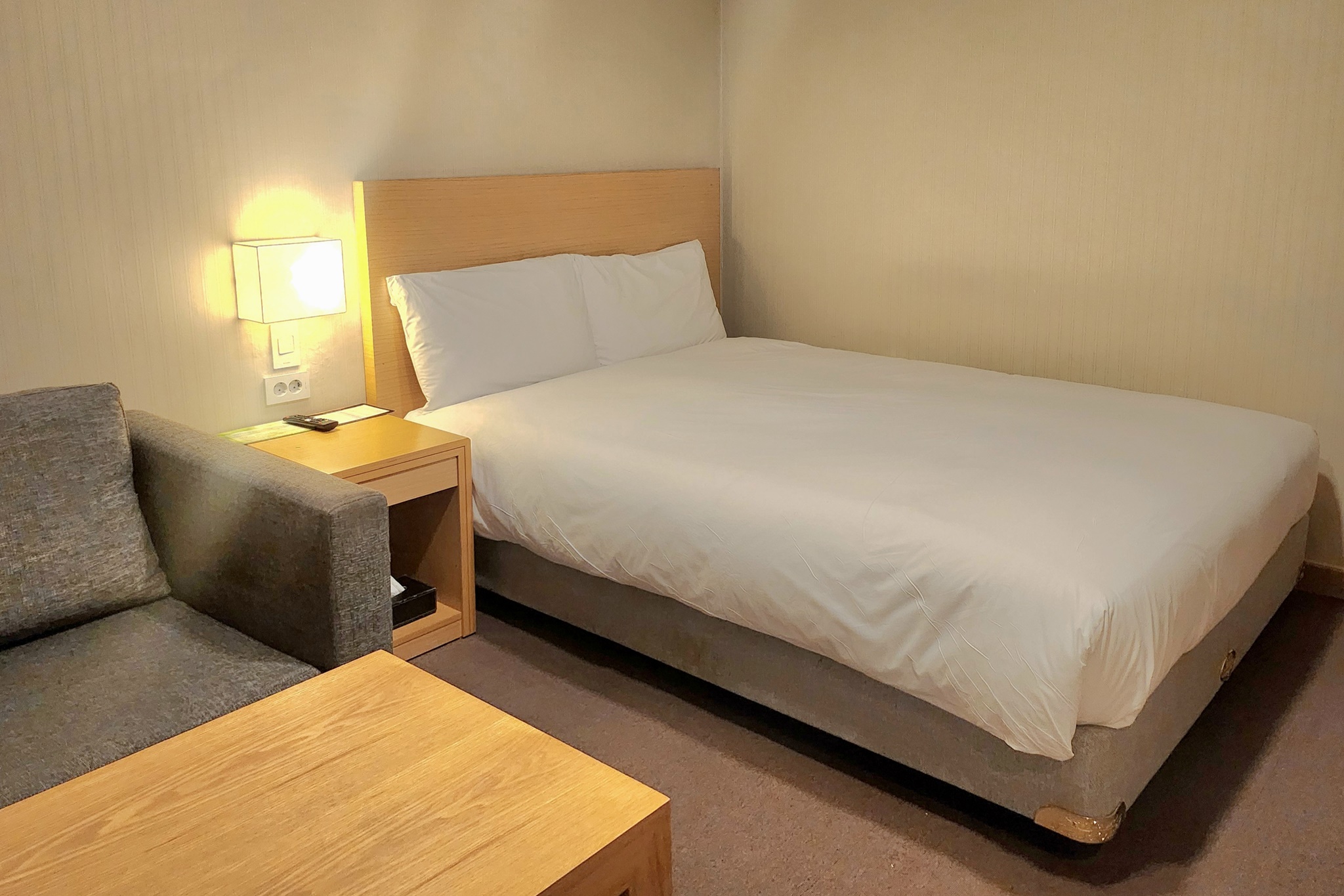 room detail thumbnail 1