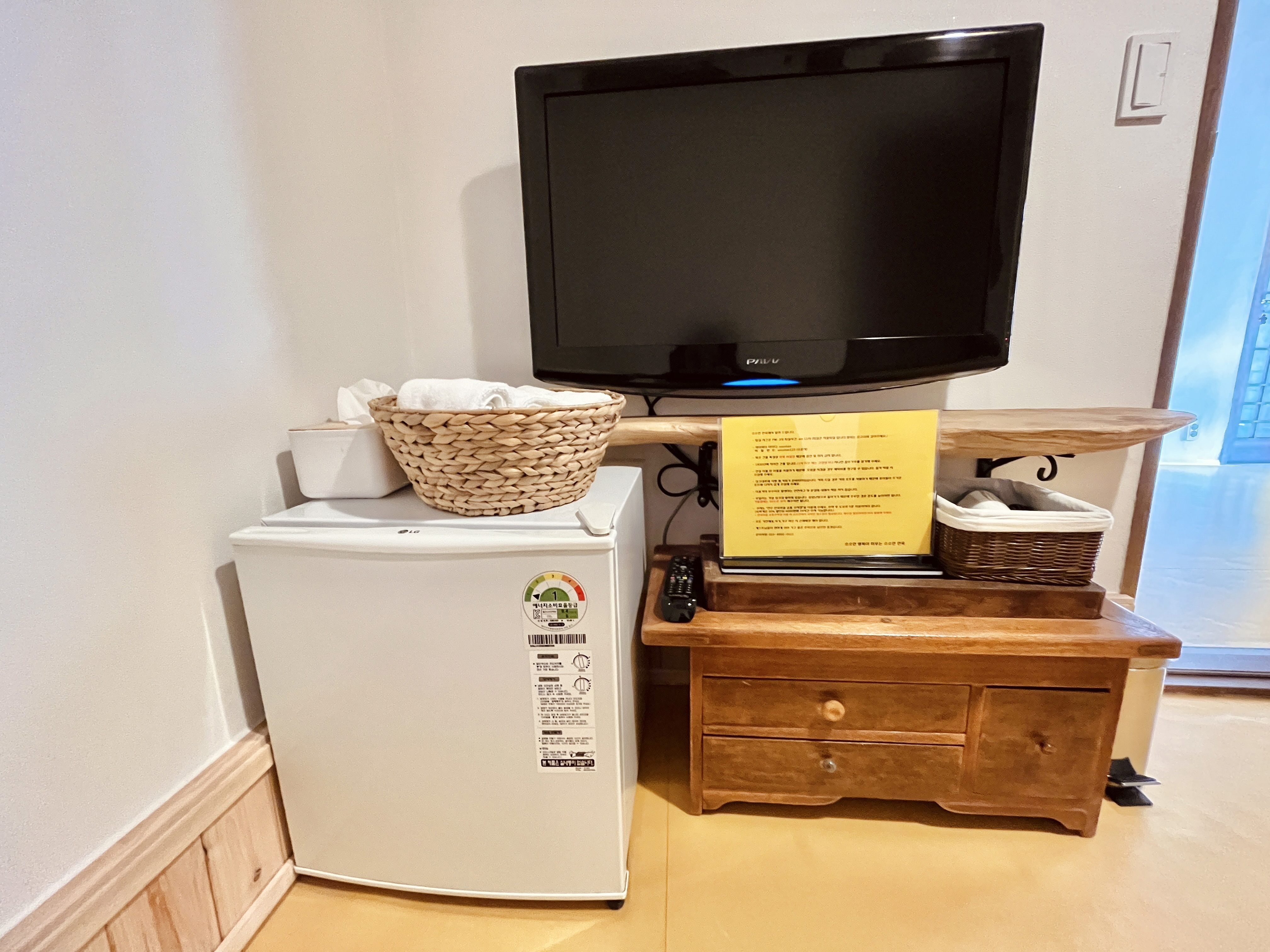 room detail thumbnail 1