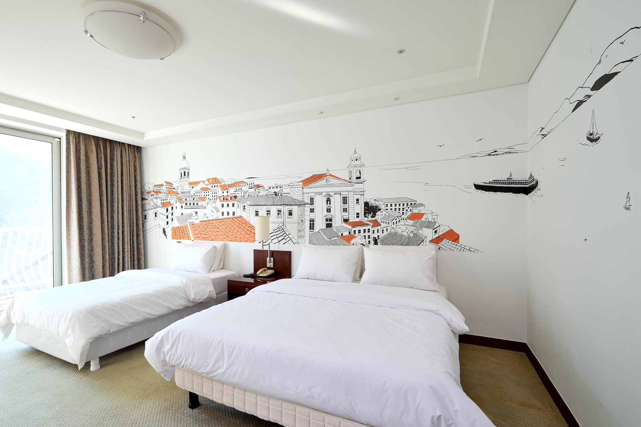 room detail thumbnail 2