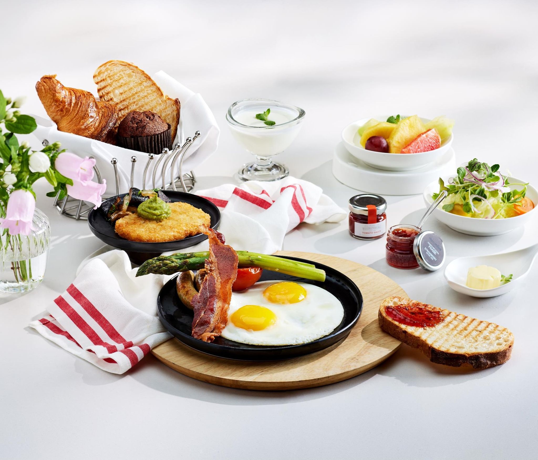 room detail thumbnail 2