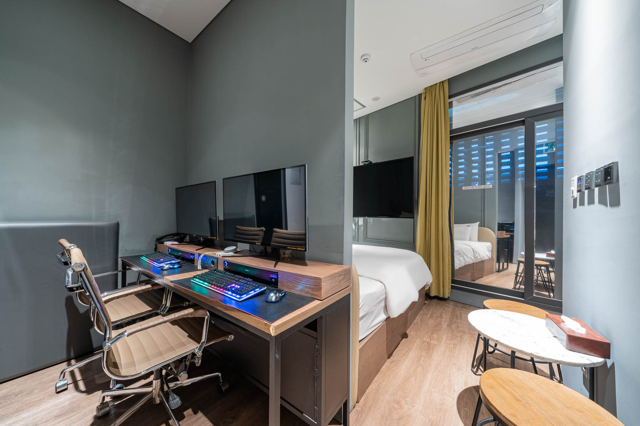 room detail thumbnail 0