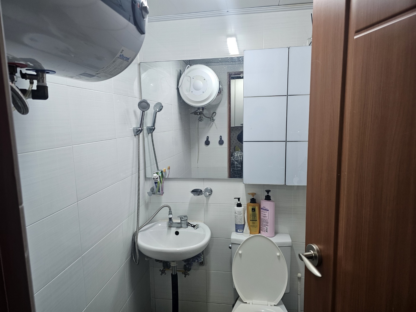 room detail thumbnail 2